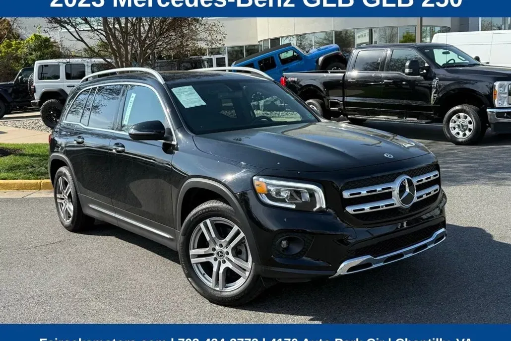 2023 Mercedes Benz GLB 250 4MATIC photo 1