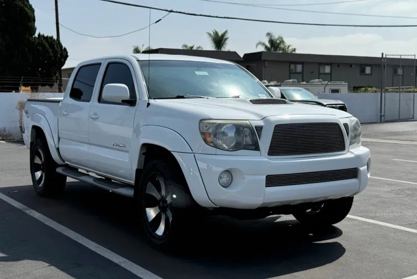 2011 Toyota Tacoma PreRunner photo 1
