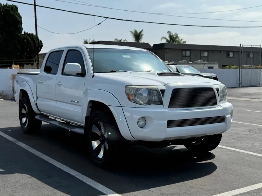 2011 Toyota Tacoma PreRunner photo 1