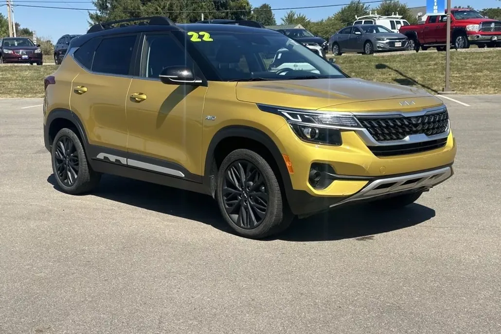 2022 Kia Seltos Nightfall Edition photo 1