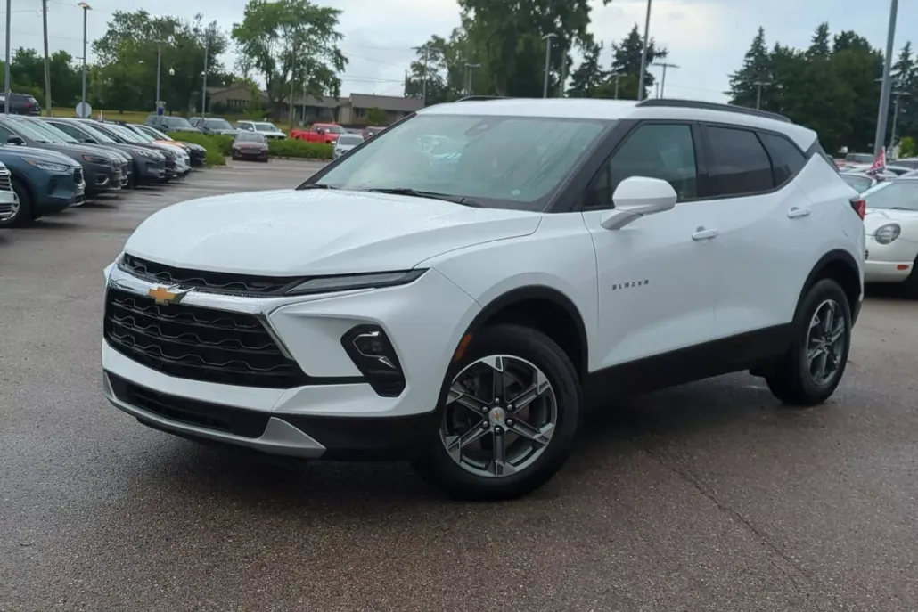 2025 Chevrolet Blazer photo 1