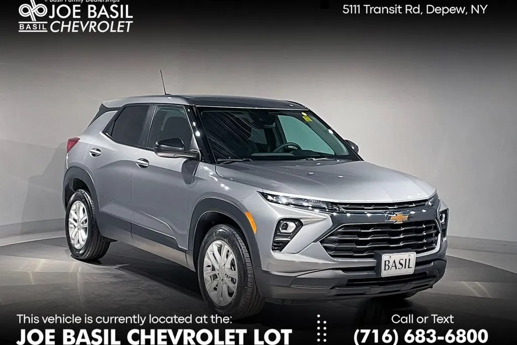 2025 Chevrolet Trailblazer LS photo 1