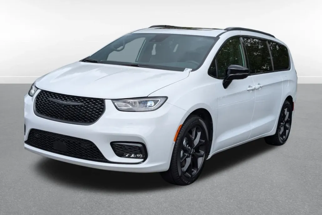2024 Chrysler Pacifica Limited photo 1