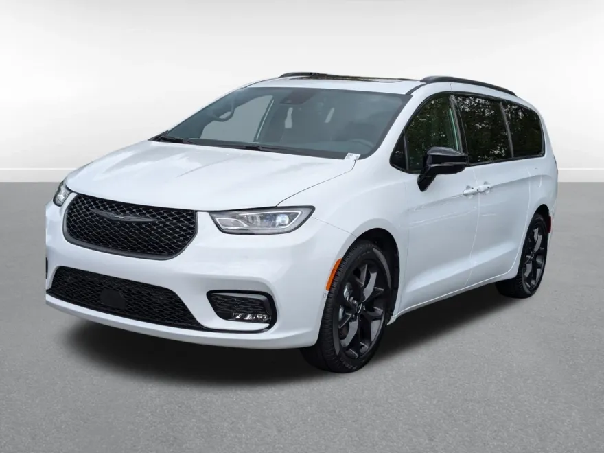 2024 Chrysler Pacifica Limited photo 1