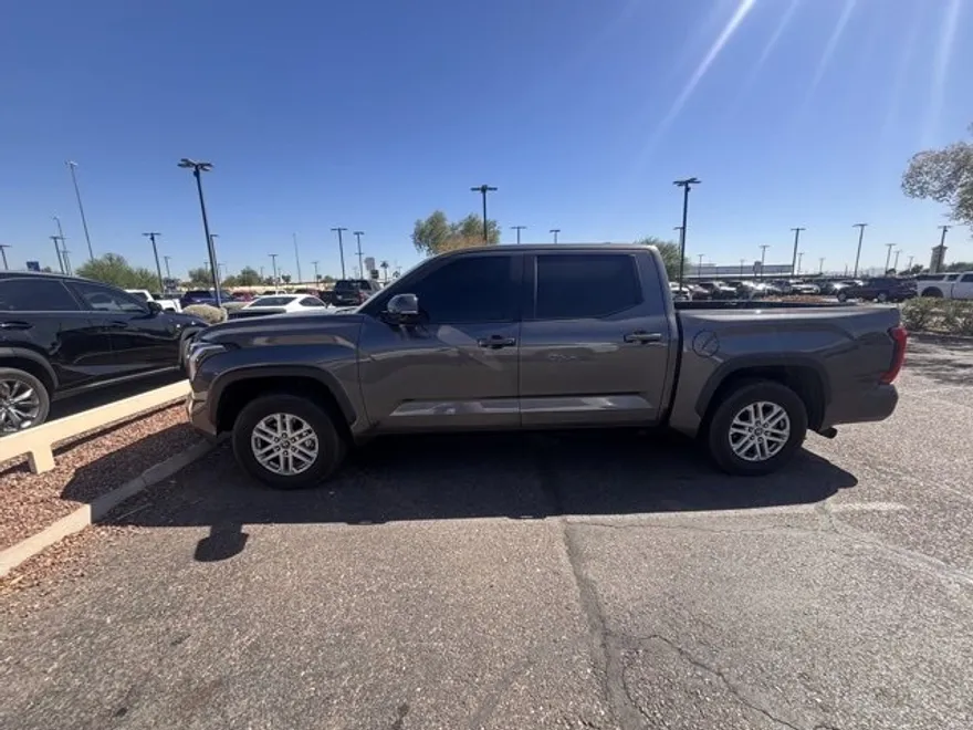 2022 Toyota Tundra SR5 photo 1