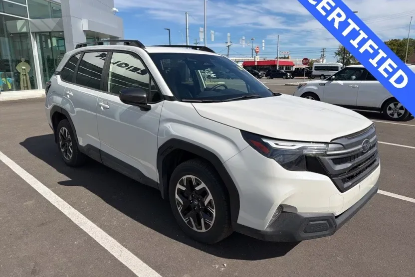 2025 Subaru Forester Premium photo 1