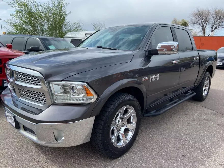2017 Ram 1500 Laramie photo 1