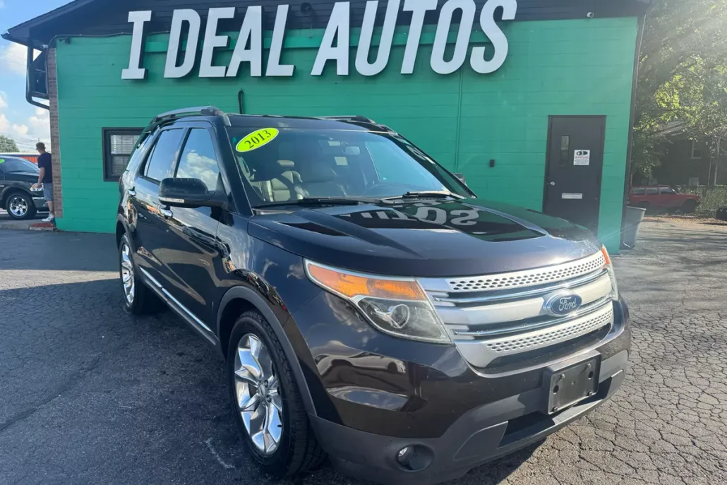2013 Ford Explorer XLT photo 1