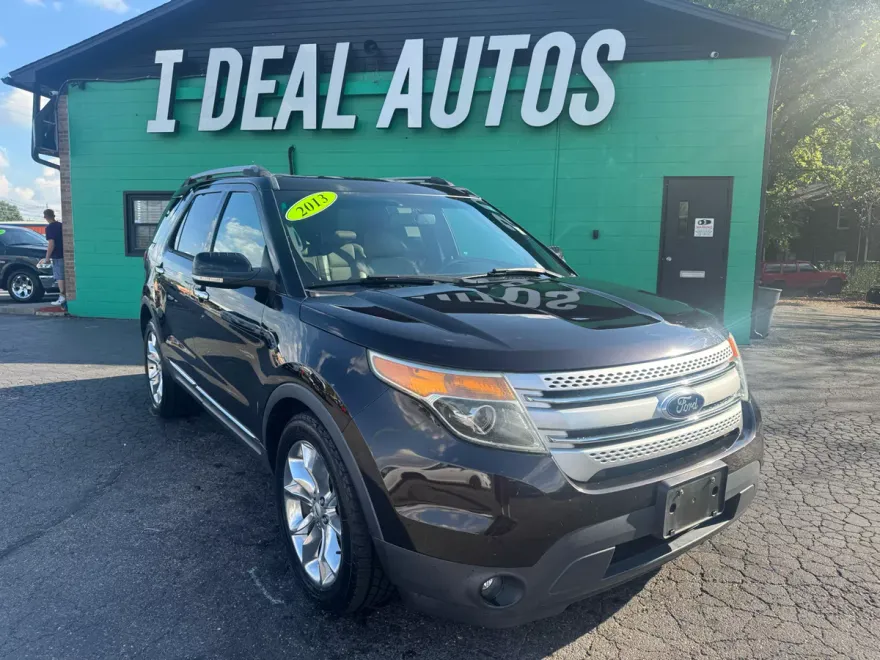 2013 Ford Explorer XLT photo 1