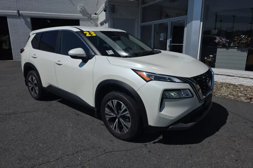 2023 Nissan Rogue SV photo 1