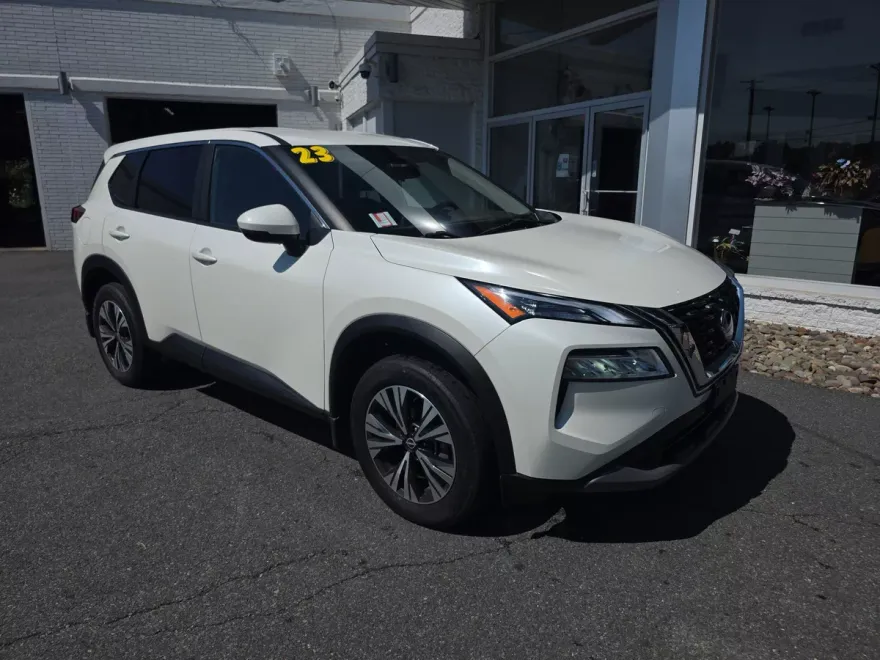 2023 Nissan Rogue SV photo 1