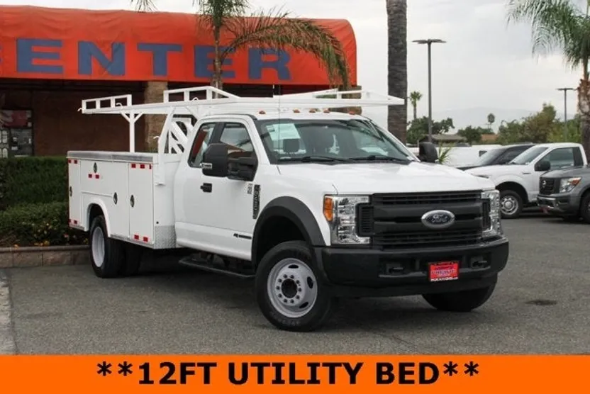 2017 Ford F-450 photo 1