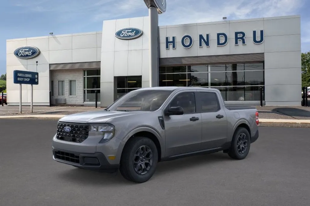 2025 Ford Maverick XLT photo 1