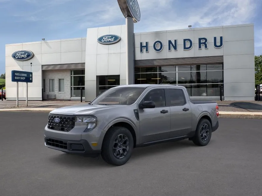 2025 Ford Maverick XLT photo 1