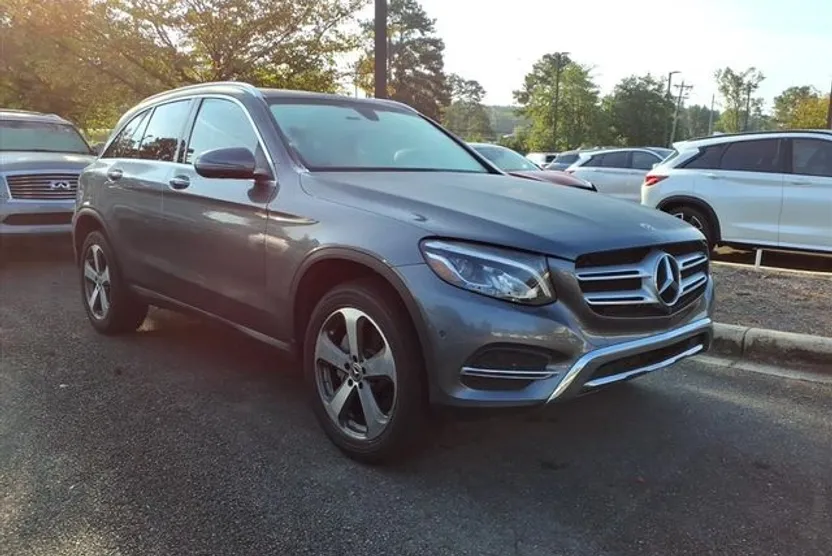2018 Mercedes Benz GLC 300 4MATIC photo 1