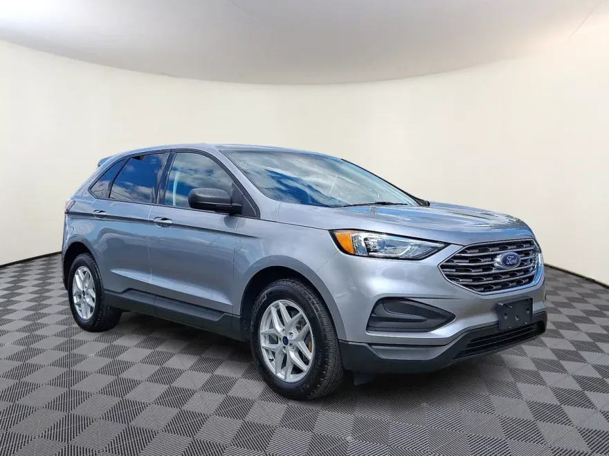 2022 Ford Edge SE photo 1