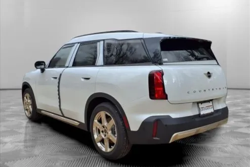 2025 Mini Countryman Iconic photo 3