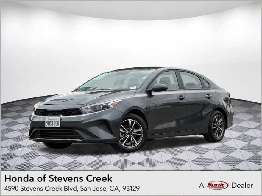 2024 Kia Forte LXS photo 1