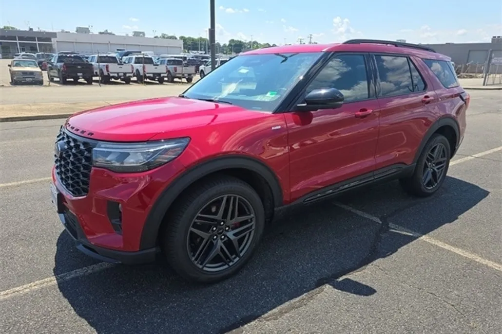 2025 Ford Explorer ST-Line photo 1