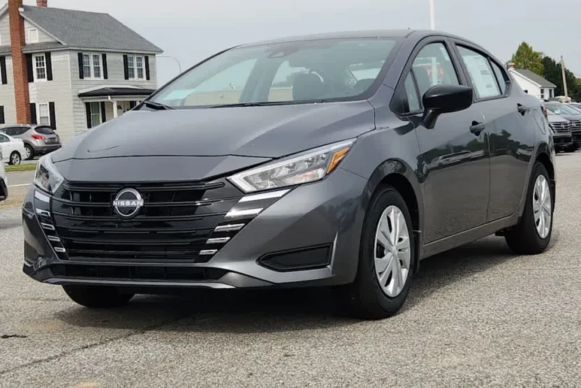 2025 Nissan Versa S photo 1