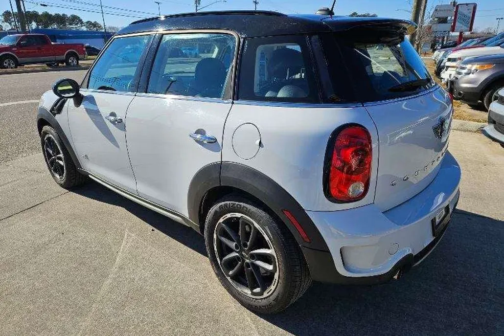 2015 Mini Countryman S ALL4 photo 1