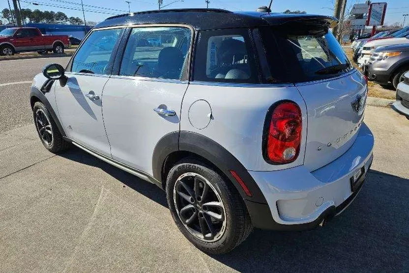 2015 Mini Countryman S ALL4 photo 1