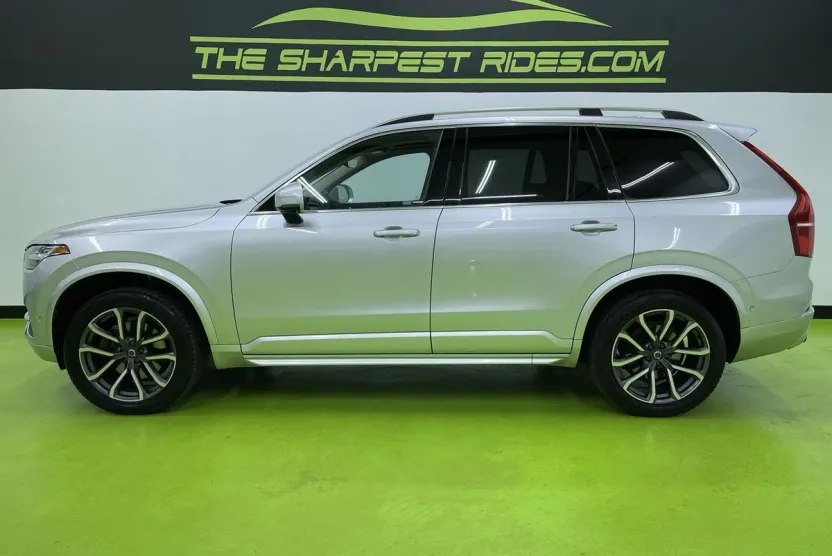 2018 Volvo XC90 T5 Momentum photo 1