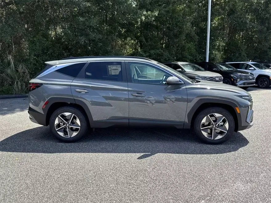 2026 Hyundai Tucson SEL photo 1