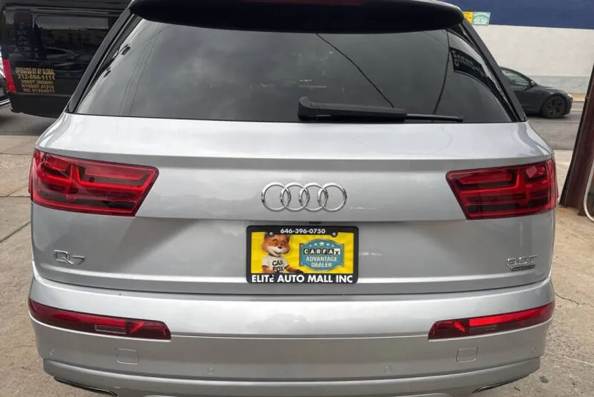 2017 Audi Q7 Prestige photo 1