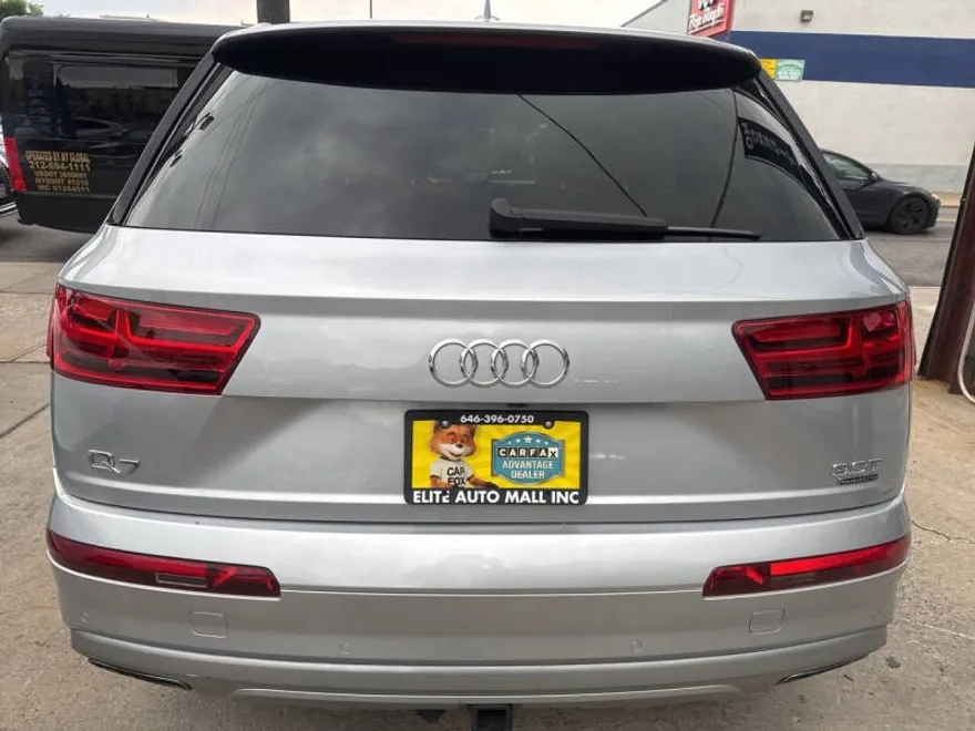 2017 Audi Q7 Prestige photo 1