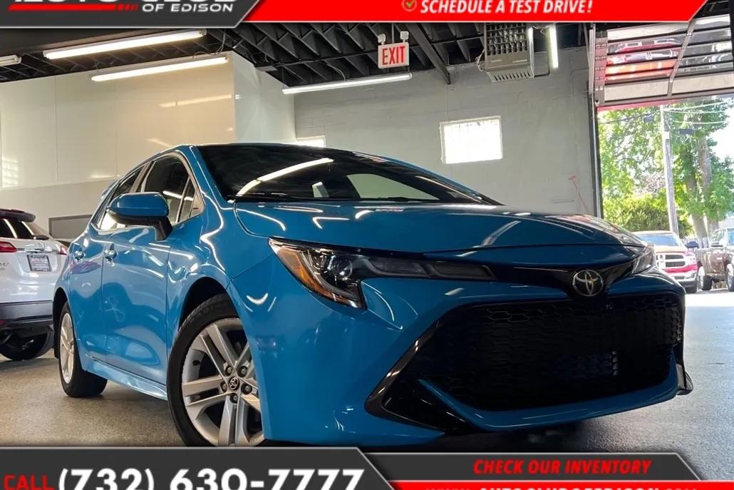 2022 Toyota Corolla SE photo 1