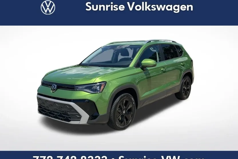 2025 Volkswagen Taos SE photo 1
