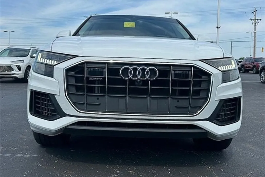 2023 Audi Q8 Premium Plus photo 1