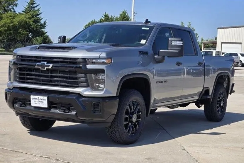2026 Chevrolet Silverado 2500HD Custom photo 1