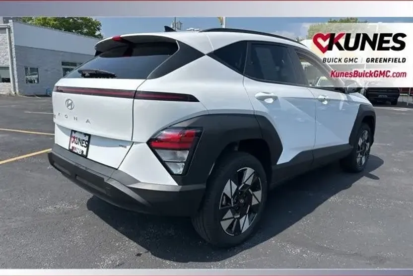 2025 Hyundai Kona SEL photo 1