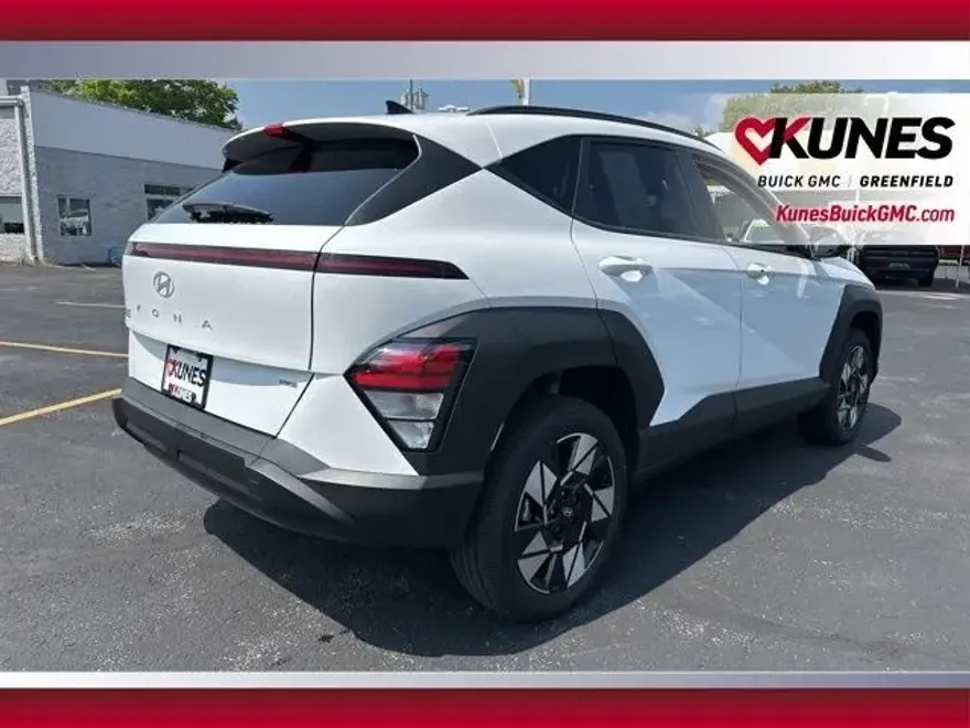 2025 Hyundai Kona SEL photo 1