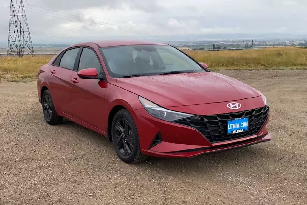 2023 Hyundai Elantra SEL photo 1