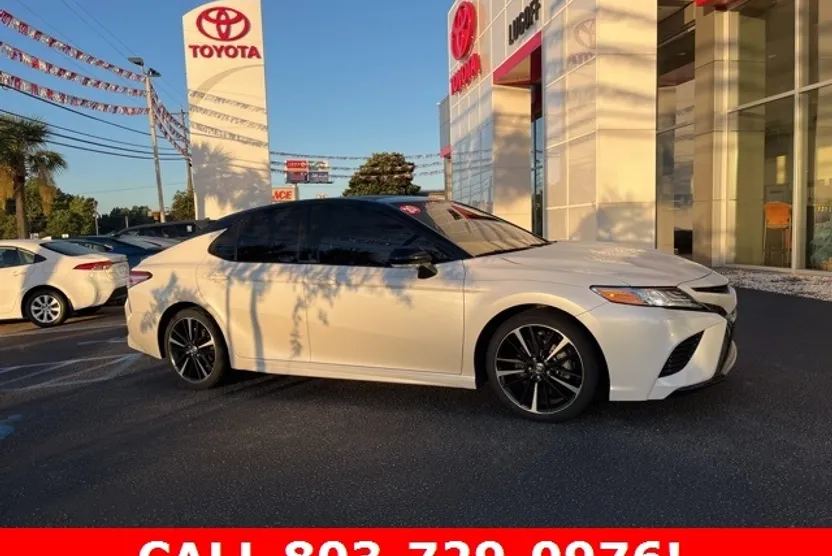 2020 Toyota Camry XSE photo 1