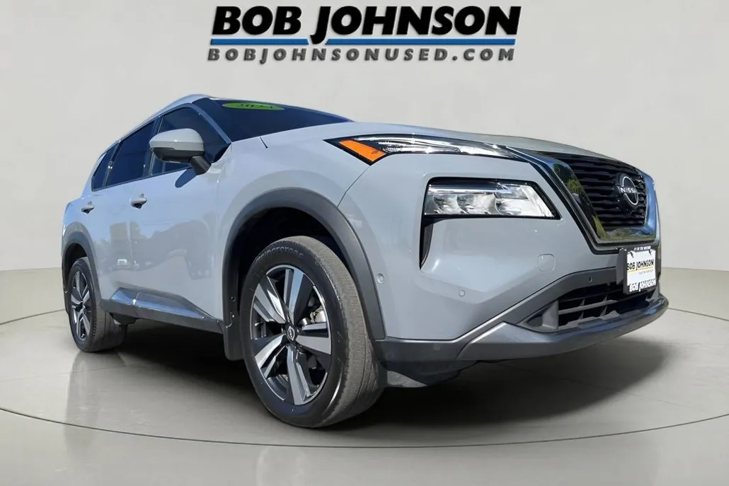 2023 Nissan Rogue SL photo 1