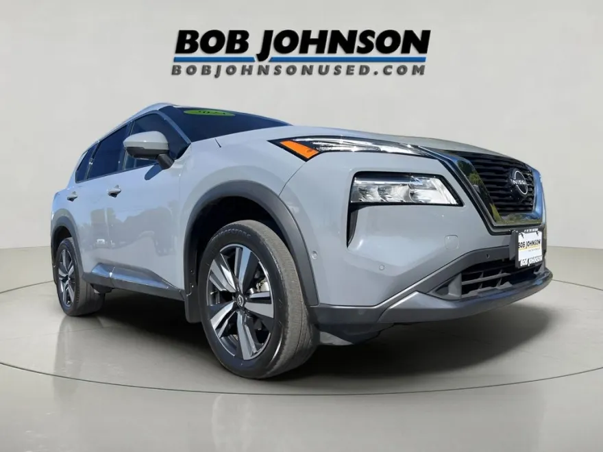 2023 Nissan Rogue SL photo 1