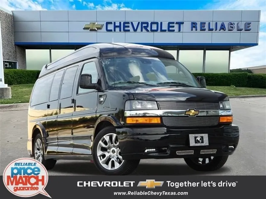2025 Chevrolet Express Cargo 2500 photo 1