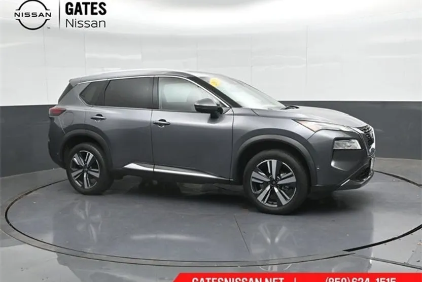 2023 Nissan Rogue SL photo 1