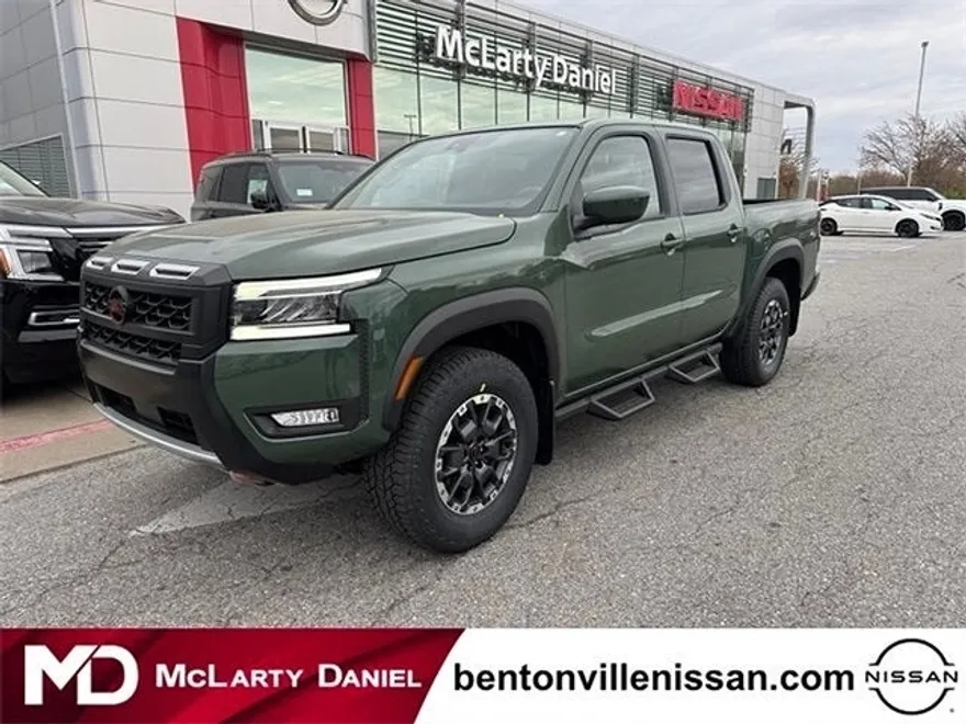 2025 Nissan Frontier Crew Cab PRO-4X photo 1