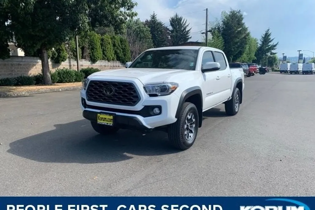 2023 Toyota Tacoma TRD Off-Road V6 photo 1