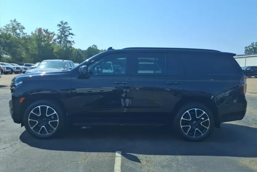 2023 Chevrolet Tahoe RST photo 1