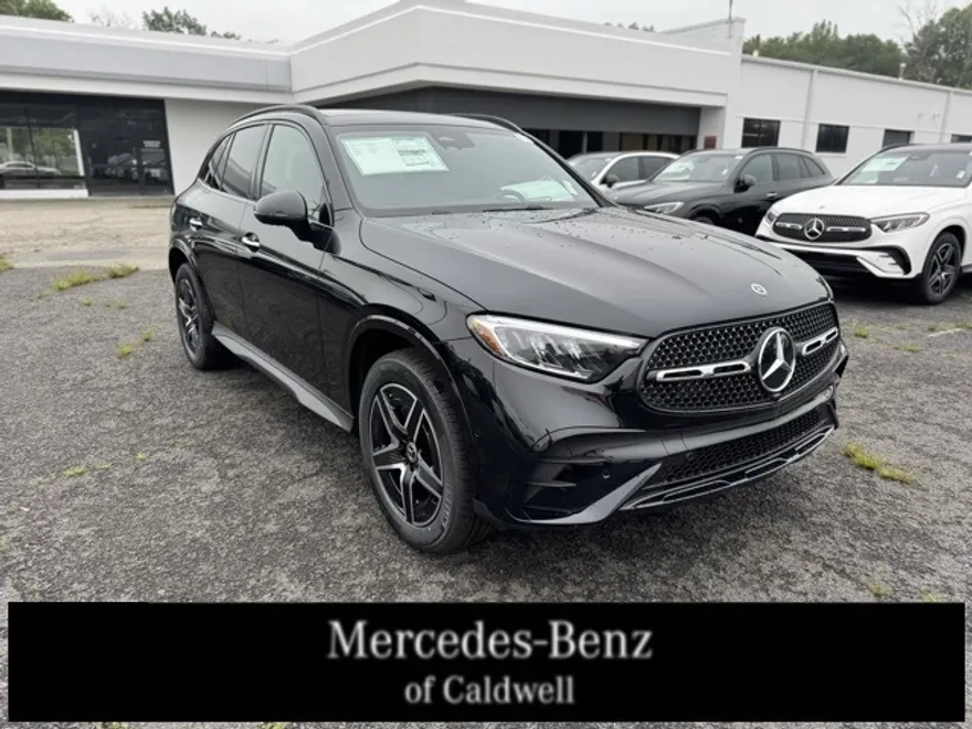 2025 Mercedes Benz GLC 300 4MATIC photo 1