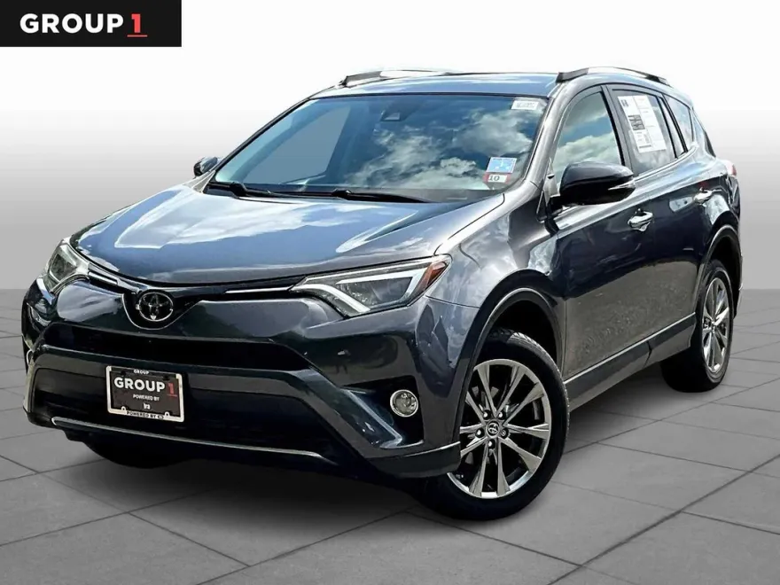 2018 Toyota RAV4 Limited photo 1