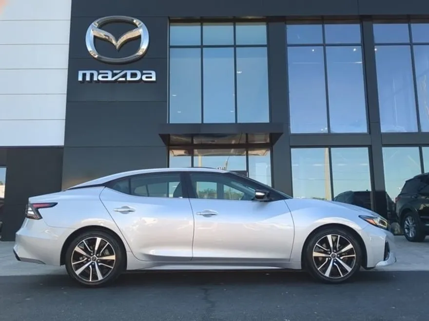 2023 Nissan Maxima SV photo 1