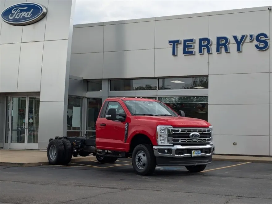 2024 Ford F-350 photo 1