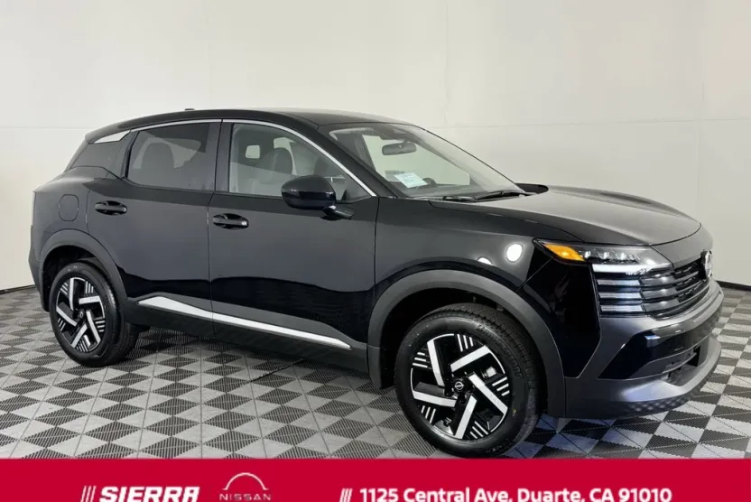2025 Nissan Kicks SV photo 1